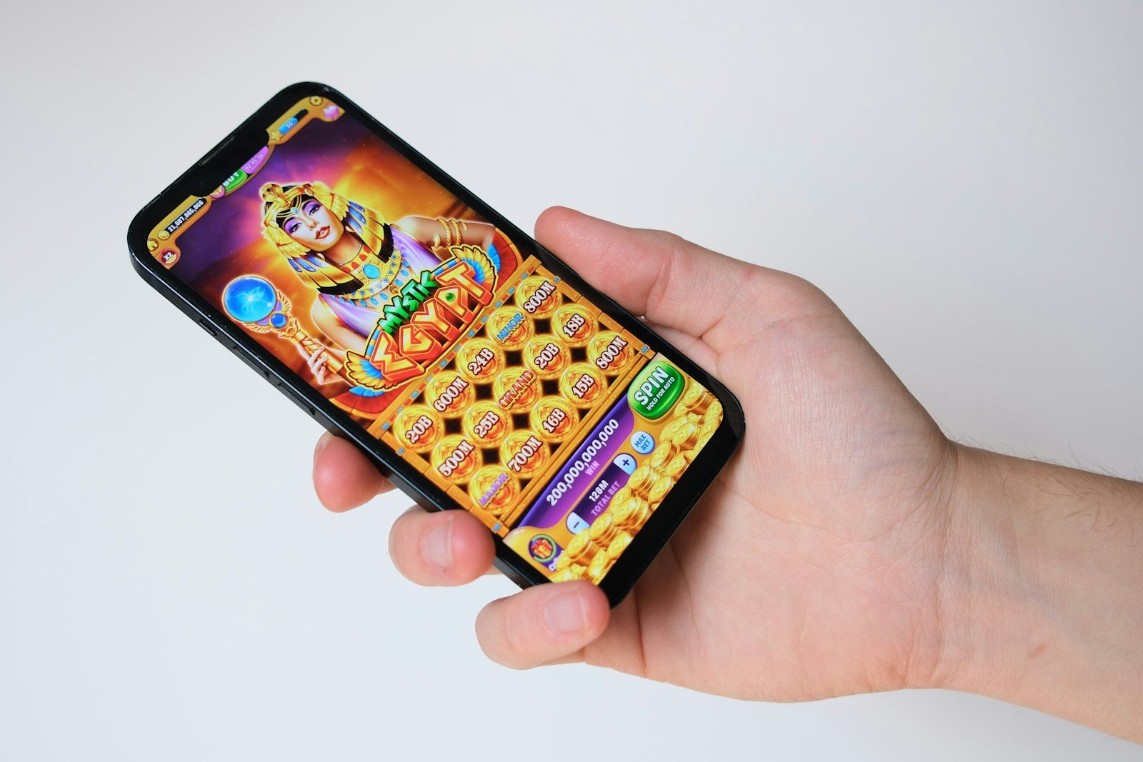 2025'teki en iyi iOS oyunları (şimdiye kadar): gişe rekorları kıran, bağlantı noktaları ve yeni yarışmacılar