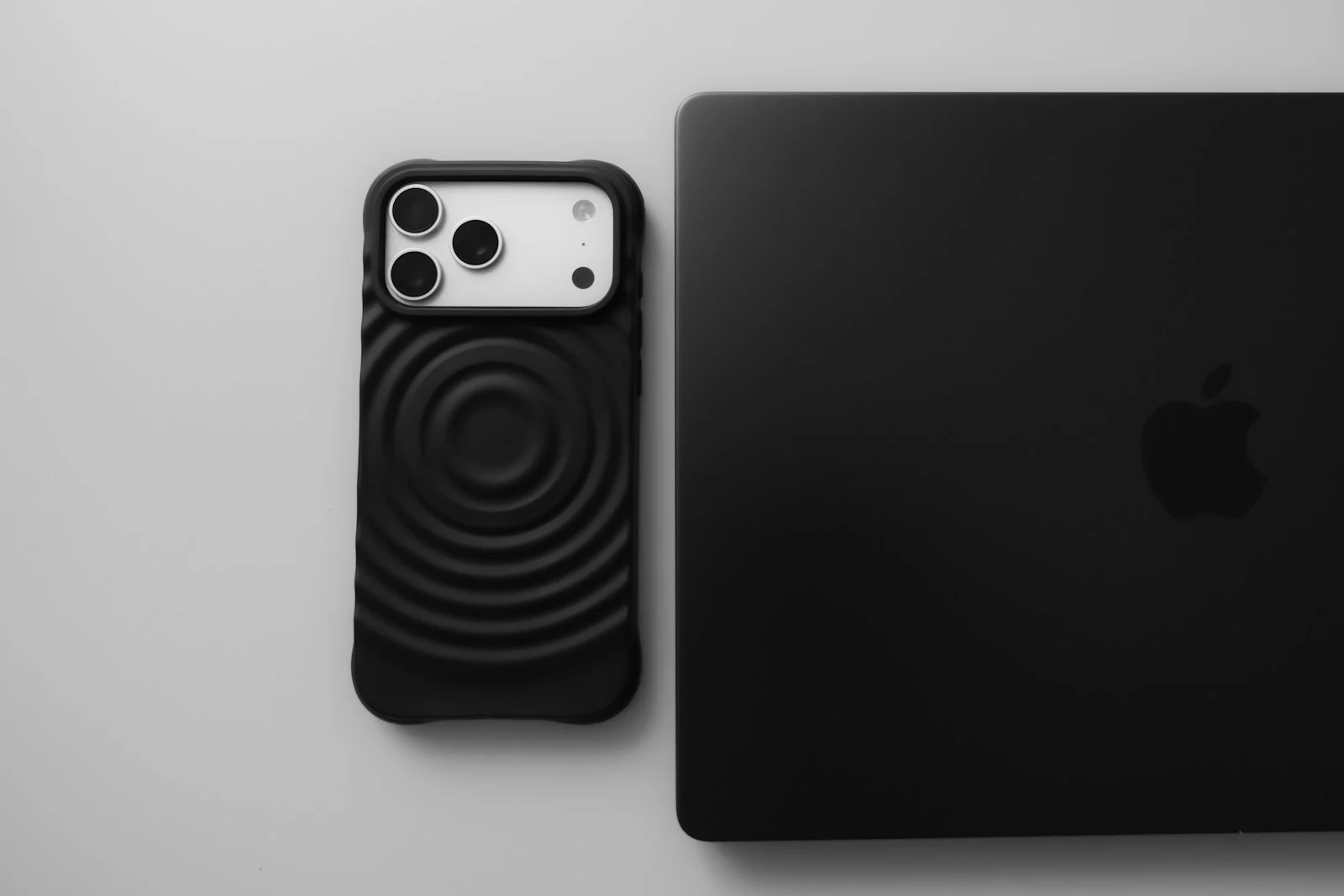 iPhone 17 Şarj Cihazıyla Birlikte mi Geliyor? Kutu İçeriğinin Açılması