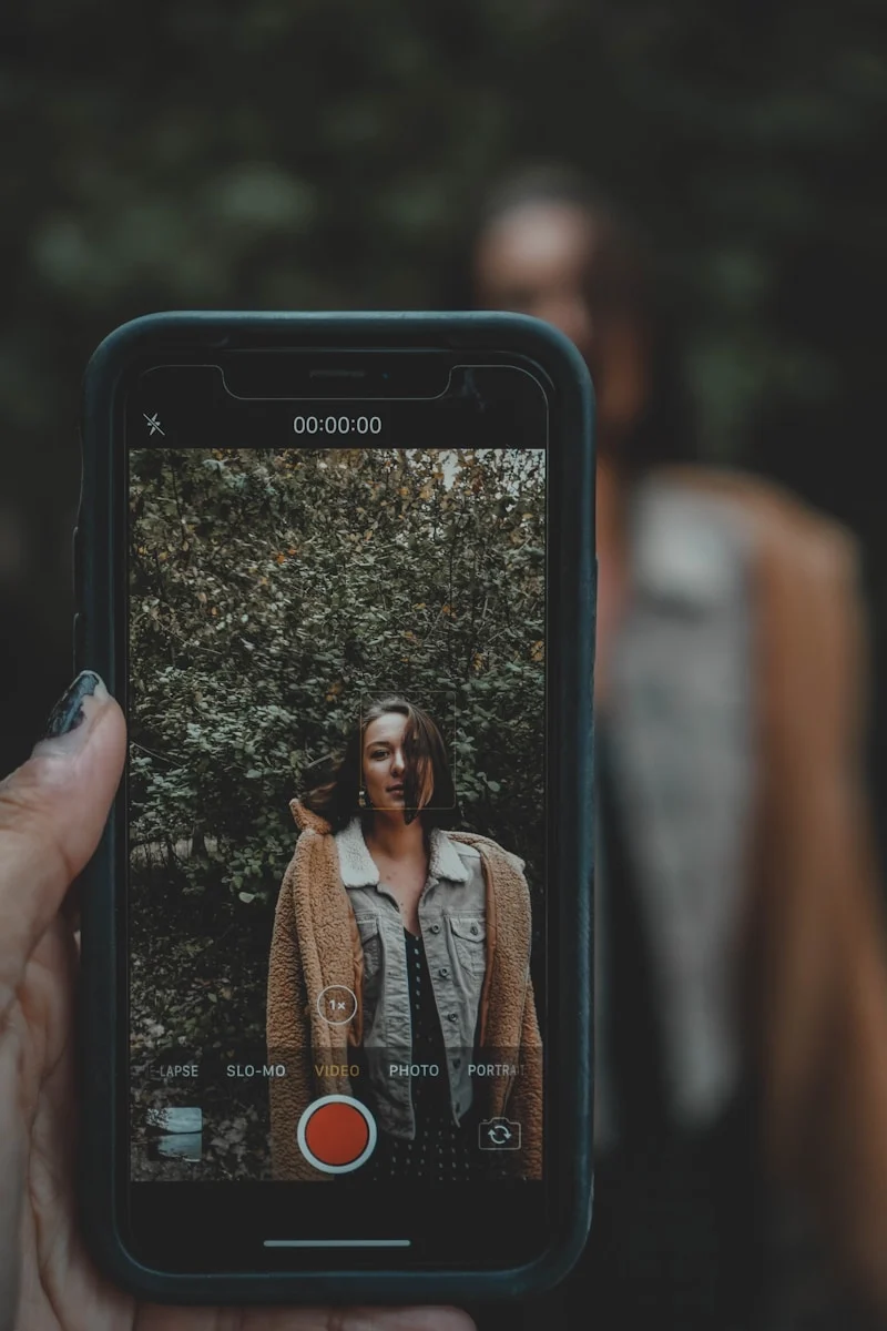 Bir iPhone Fotoğrafından Bir Kişi Nasıl Kırpılır