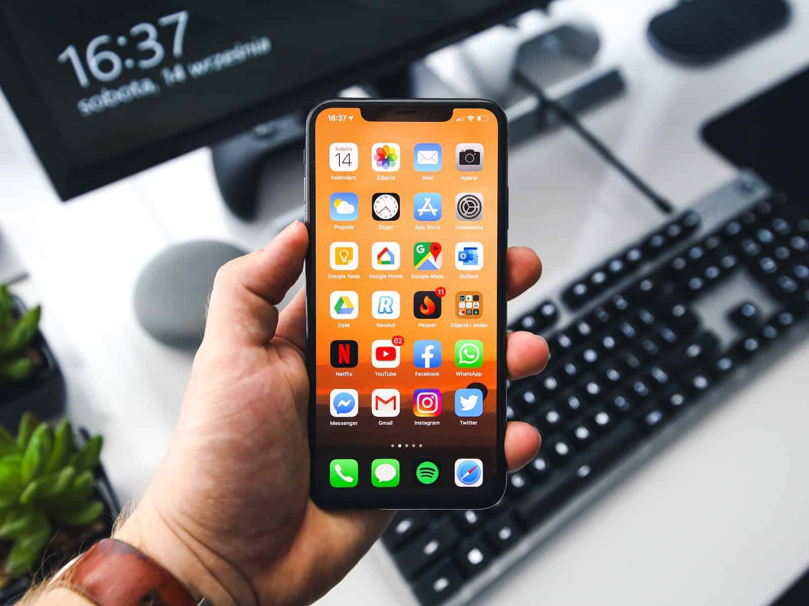 iPhone'daki Tüm Uygulamalar Nasıl Kapatılır